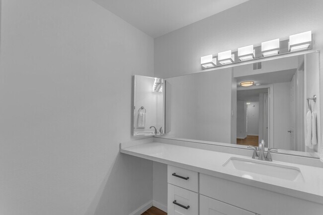 Building Photo - 8260 E Arabian Trl