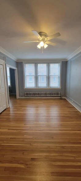 Building Photo - 1363 W Estes Ave