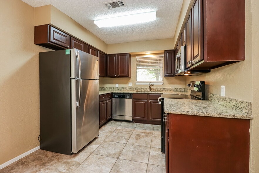 Building Photo - 7609 Ripple Creek Ct