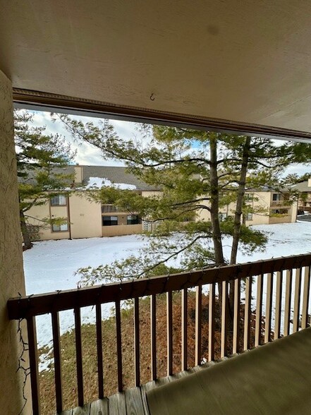 Building Photo - 2253 Hedgerow Road