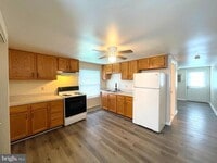 Building Photo - 490 Coster Rd