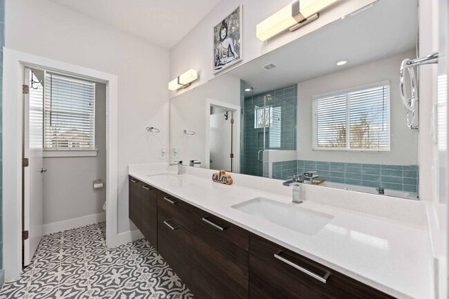 Building Photo - 2314 Gagne St