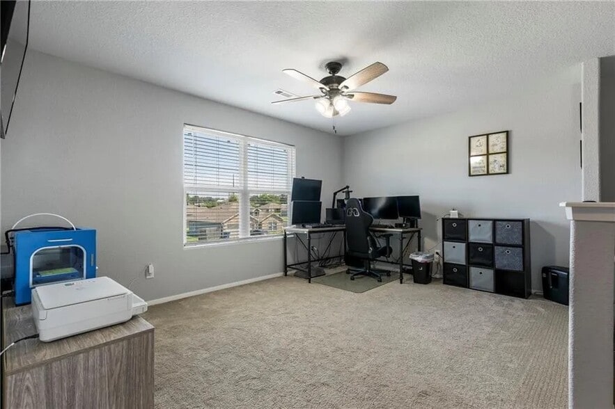 Flex Room #1 - 805 NW 70th Ave