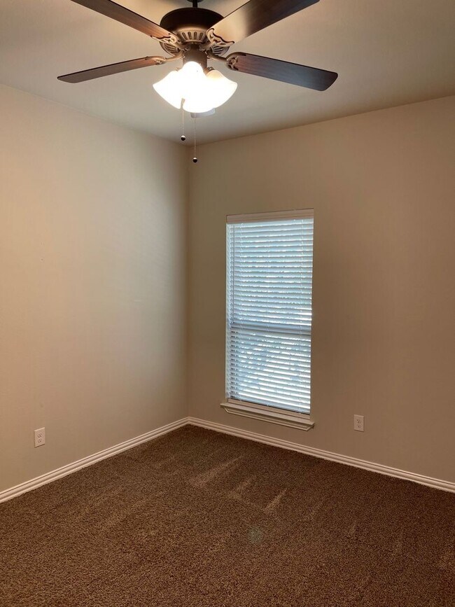 Building Photo - COMING SOON 4/2 BROCK ISD + LAWNCARE INCLU...