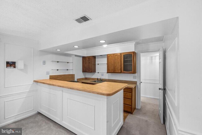 Building Photo - 7520 Royal Dominion Dr