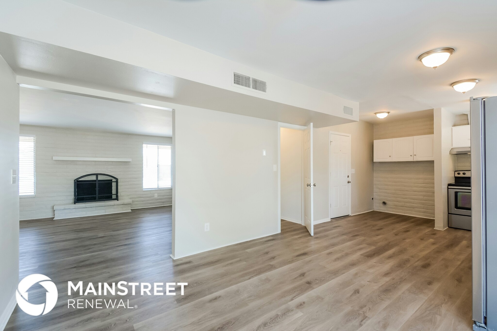 Building Photo - 7321 E Lakeside Dr