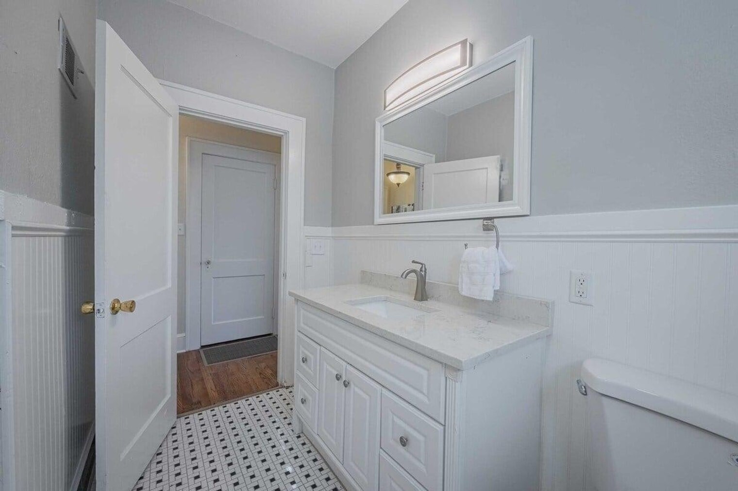 Building Photo - 840 Bobbin Mill Rd