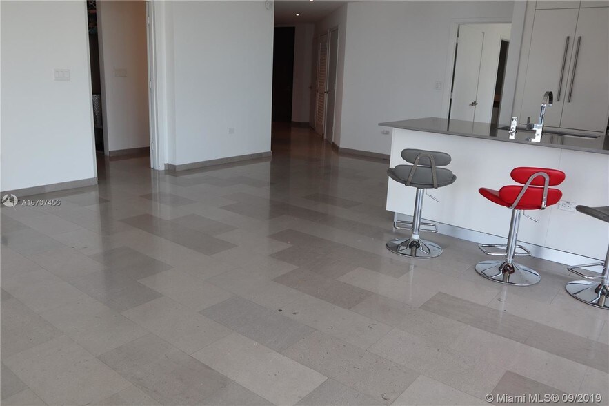 Building Photo - 88 SW 7th St