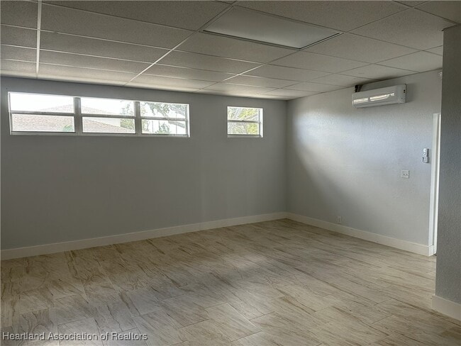 Building Photo - 519 S Pine St