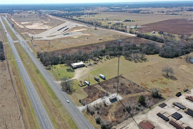 Building Photo - 24097 Hwy 6