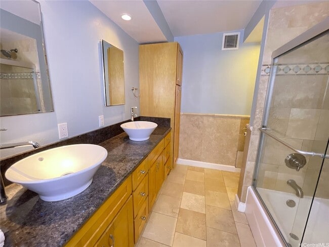 Building Photo - 500 Lunalilo Home Rd