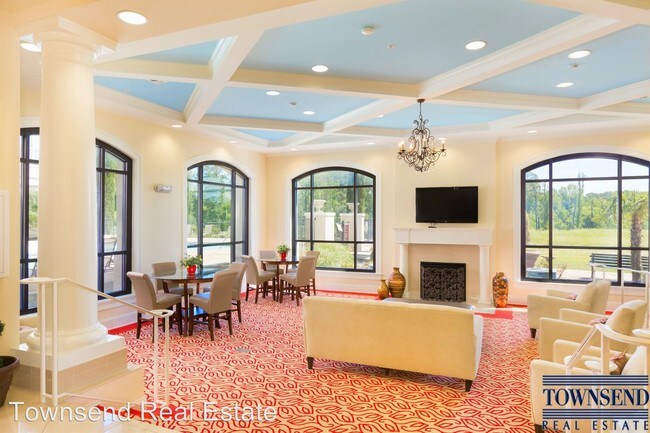 Building Photo - 730 Villagio Pl