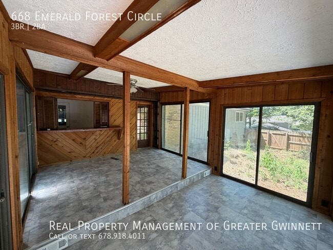 Building Photo - 668 Emerald Forest Cir SW