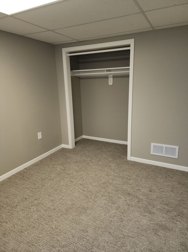 Building Photo - Four bedroom two bathroom house W/ double ...