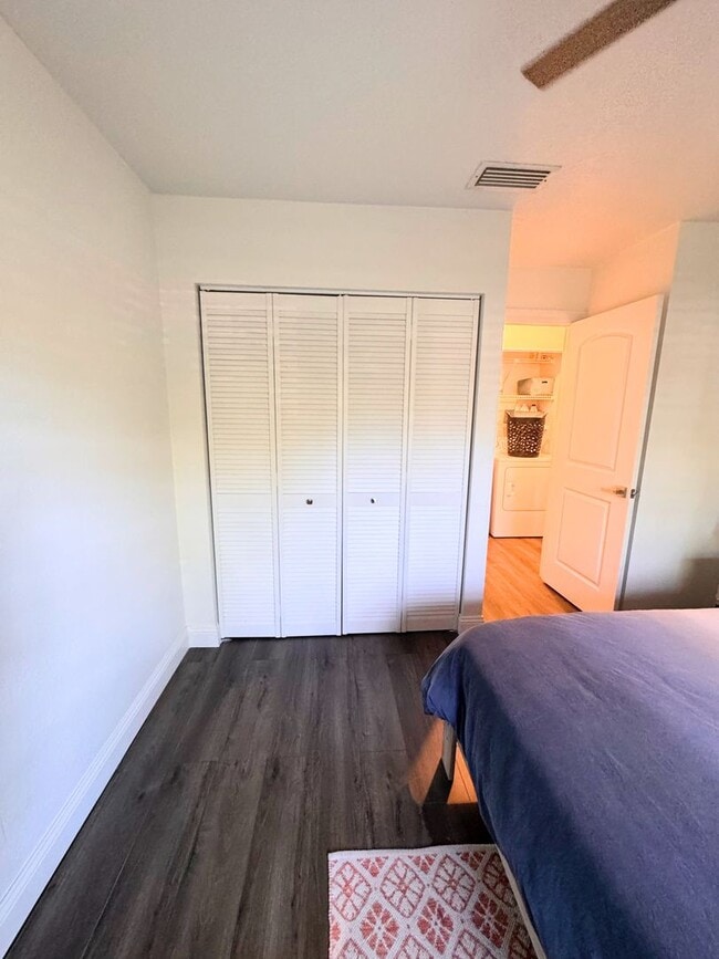 Building Photo - Welcome to Your Dream Home in the Heart of Largo!