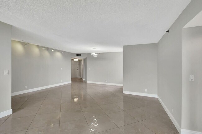 Building Photo - 6372 La Costa Dr