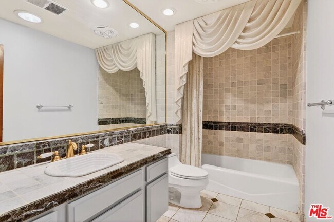 Building Photo - 3713 Dellvale Pl