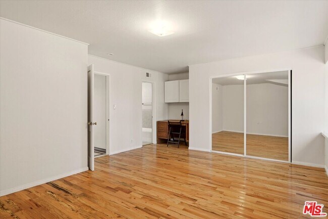 Building Photo - 4131 Mantova Dr