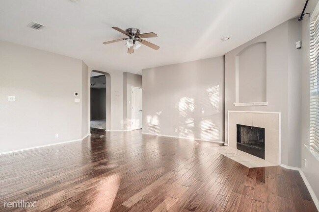 Building Photo - 4 br, 2.5 bath House - 3632 Sumter Glade UNIT