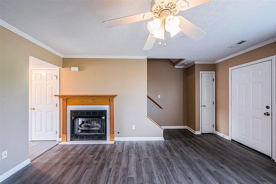 Building Photo - 126 Candle Ct