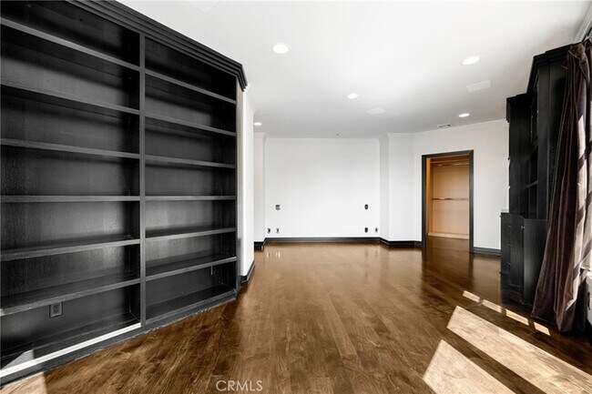 Building Photo - 4119 Dundee Dr