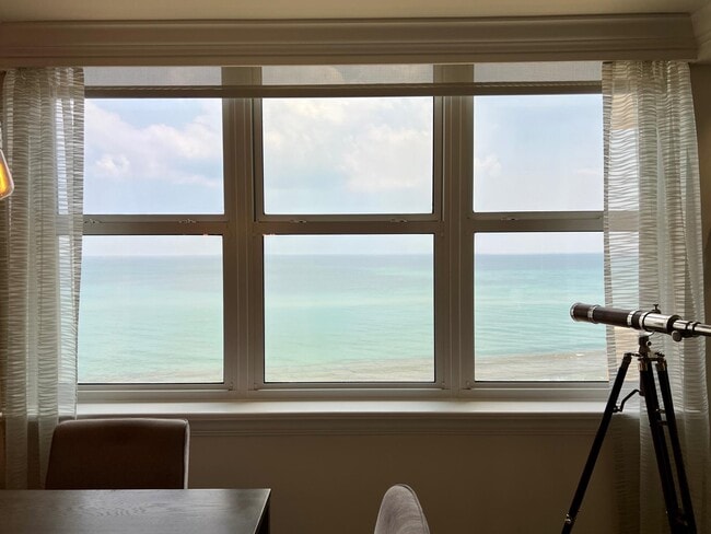 Building Photo - 5440 N Ocean Dr