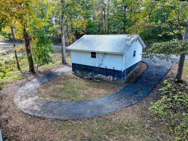 Building Photo - Furnished Home on KY Lake