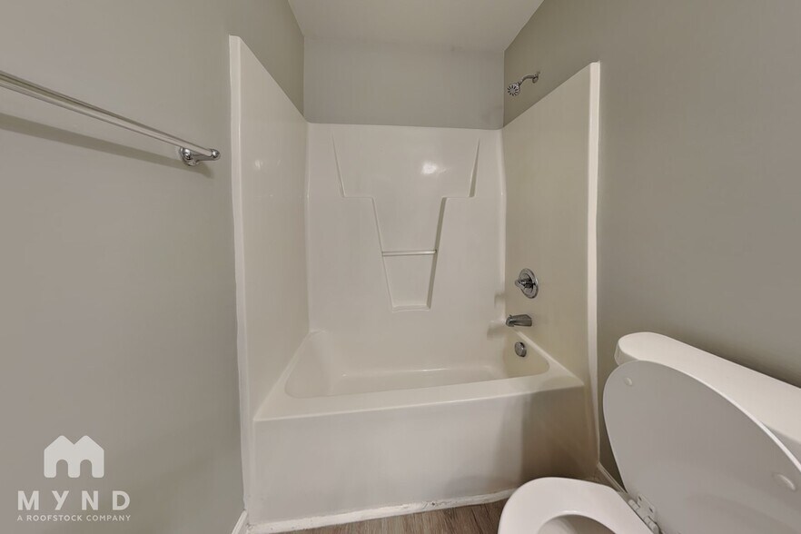 Building Photo - 50 Sapphire Ct