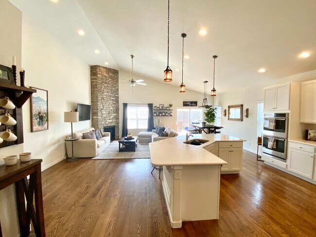 Building Photo - 1686 Derbyshire St