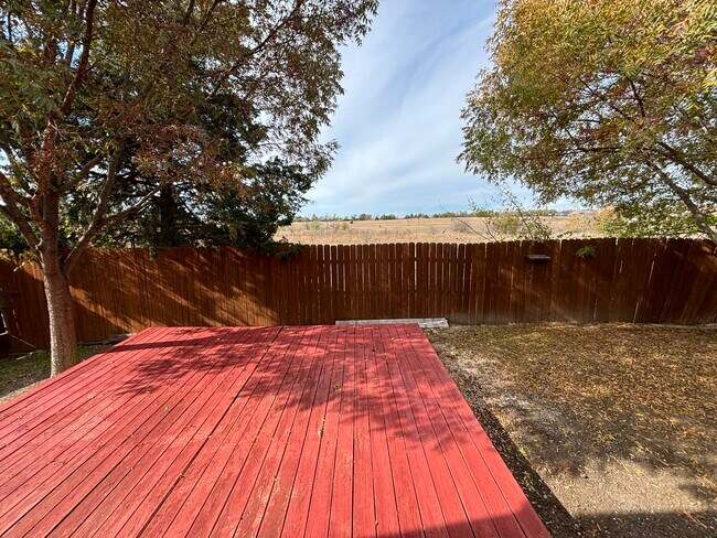 Building Photo - 3003 Lake Ridge Dr