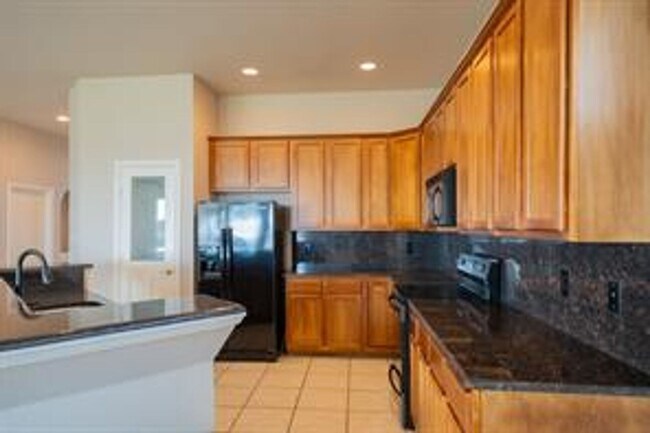 Building Photo - Lakeside Village Living