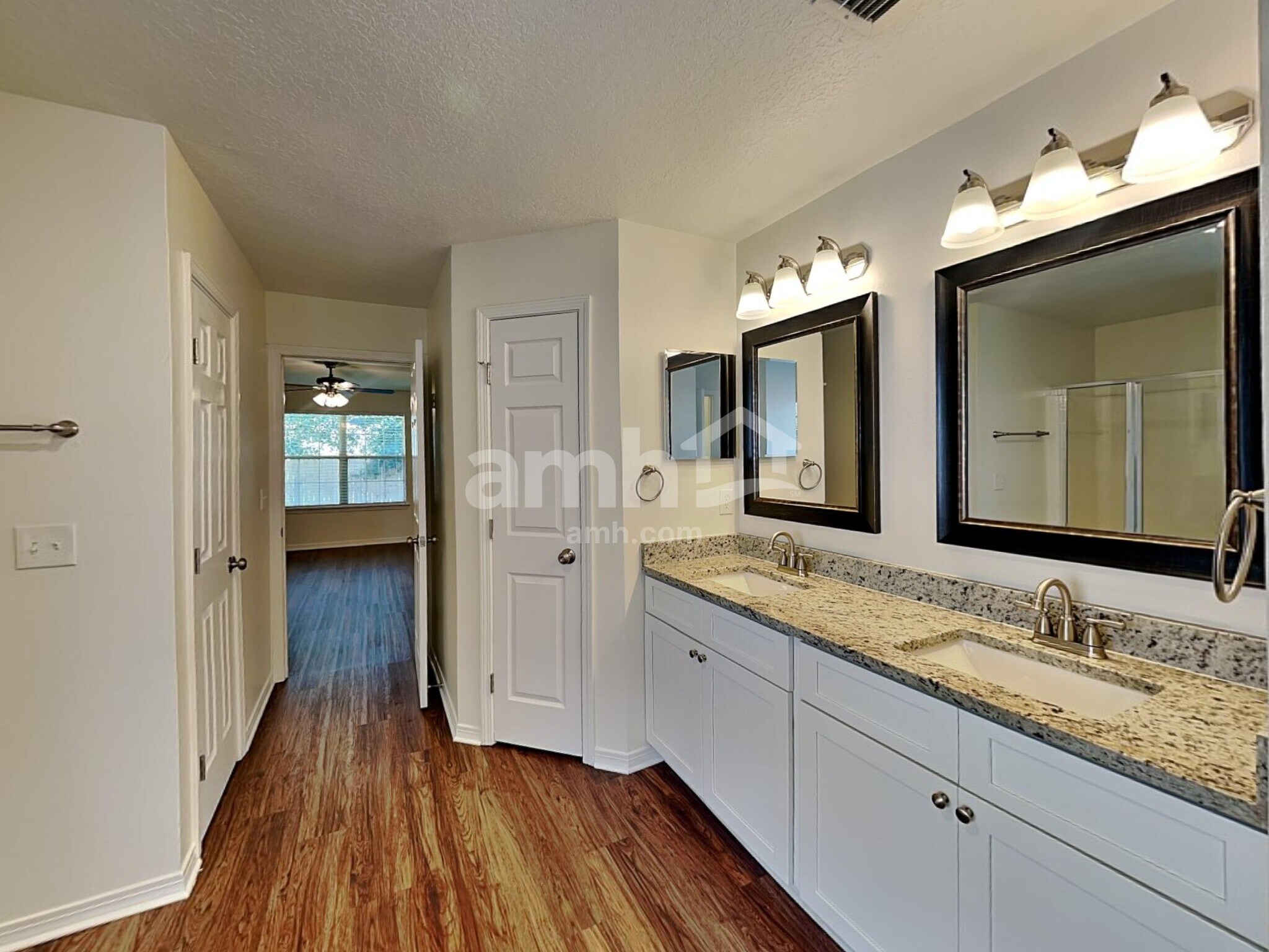 Building Photo - 3256 Silverado Cir