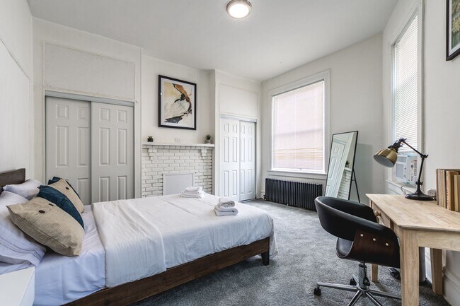 Building Photo - 4913 Yew St