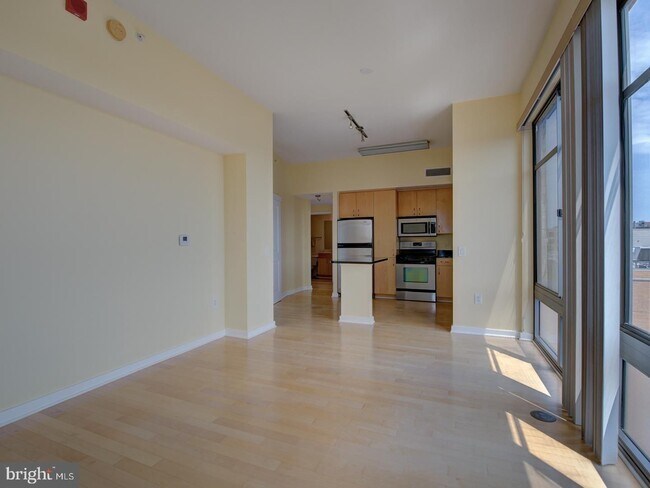 Building Photo - 475 K St NW