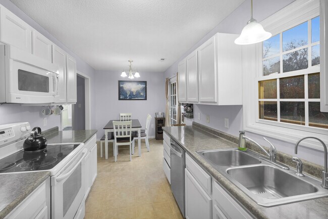 Building Photo - 116 Gregory Dr