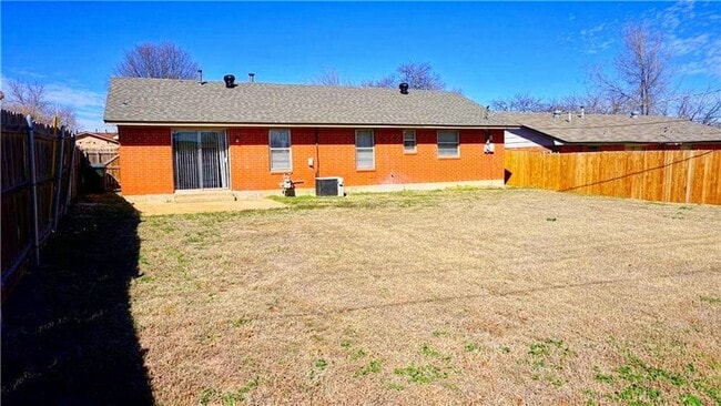 Building Photo - 212 Shadybrook Pl