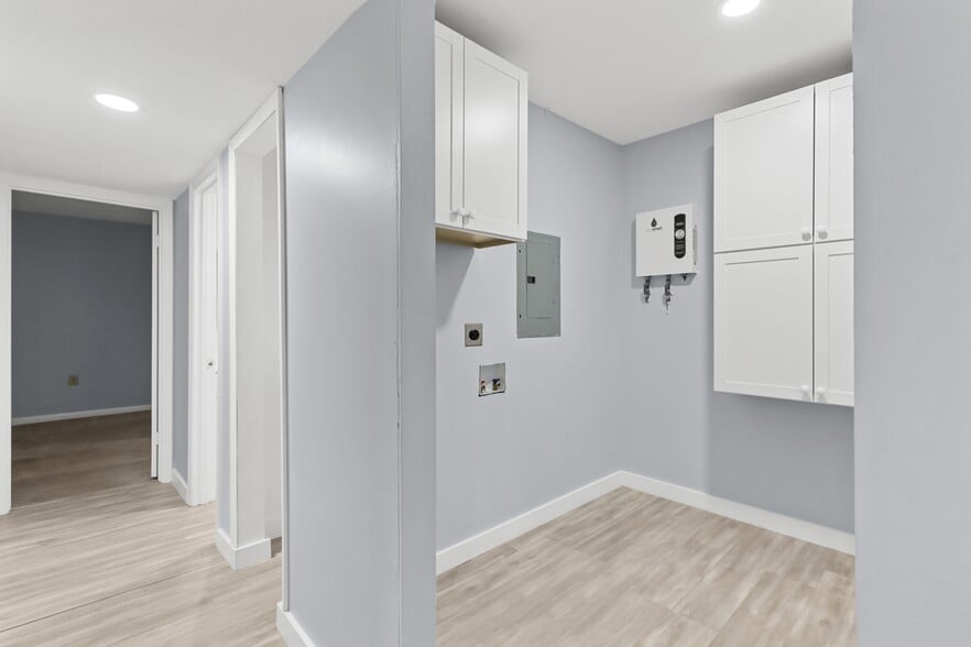 Building Photo - 500 Umstead Dr