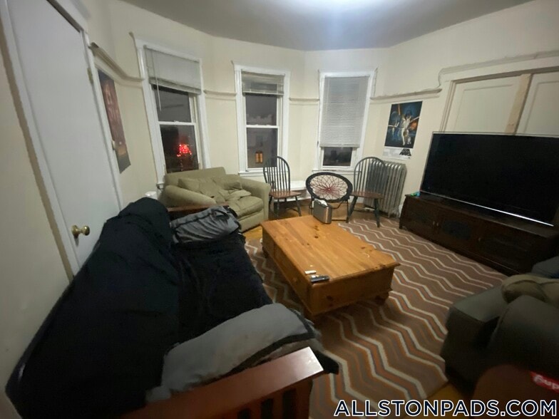 Building Photo - 5 Harvard Ter