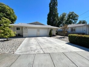 Building Photo - E Street, 1751-1753**