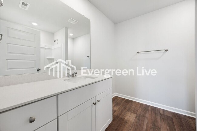 Building Photo - 1606 King Oaks Lp