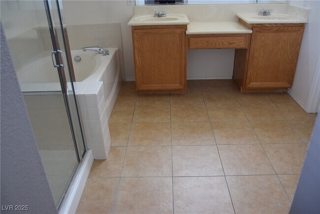 Building Photo - 8148 Finch Feather St