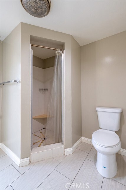 Building Photo - 2221 Palm Cir