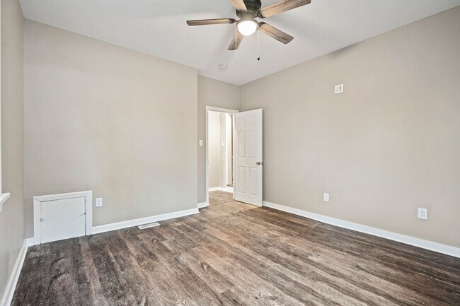 Building Photo - Recently Renovated 4 Bedroom Home in Swissvale - Available in March