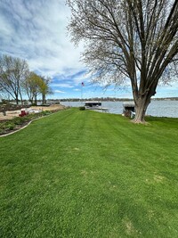 Building Photo - Single Family on Okauchee Lake!