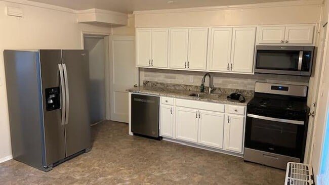 Building Photo - Renovated 2bed 2bath in Middle River