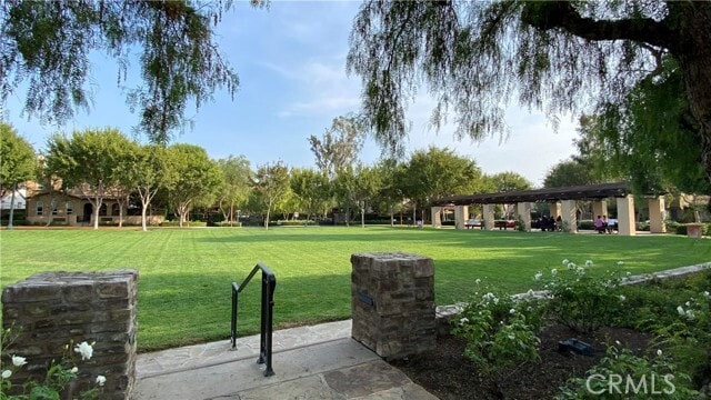 Building Photo - 87 Wonderland
