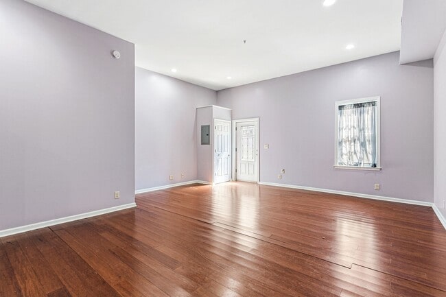 Building Photo - 2355 E York St