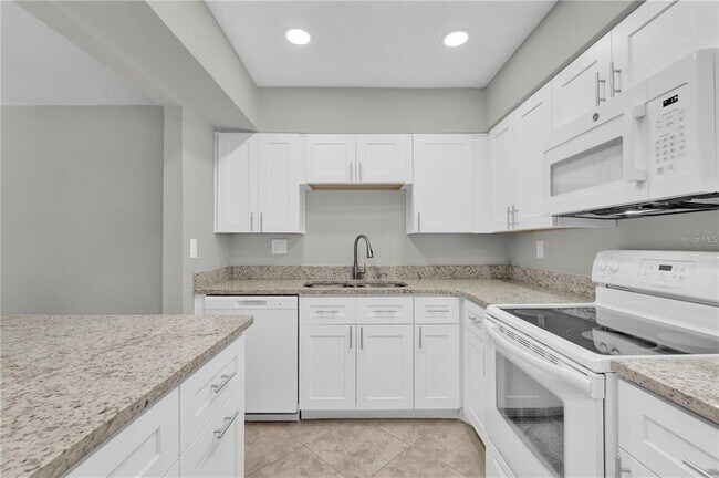 Building Photo - 514 Orange Dr