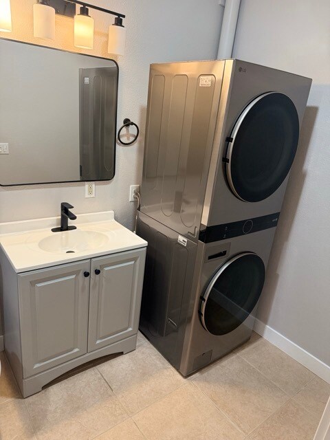 Building Photo - 2270 Prince Albert Dr