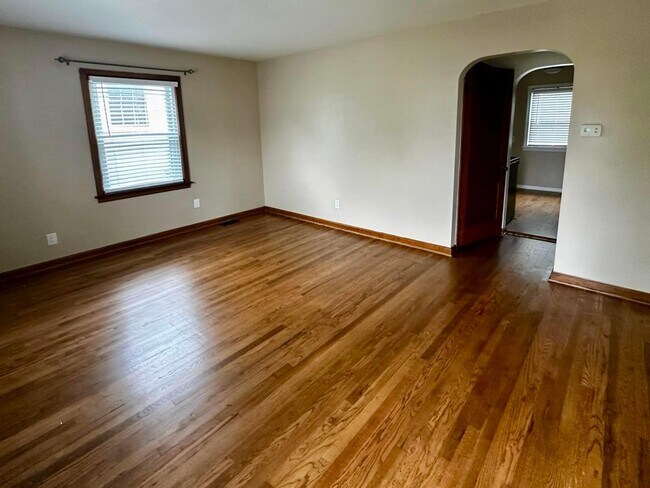 Building Photo - 2778 Bellwood Ave